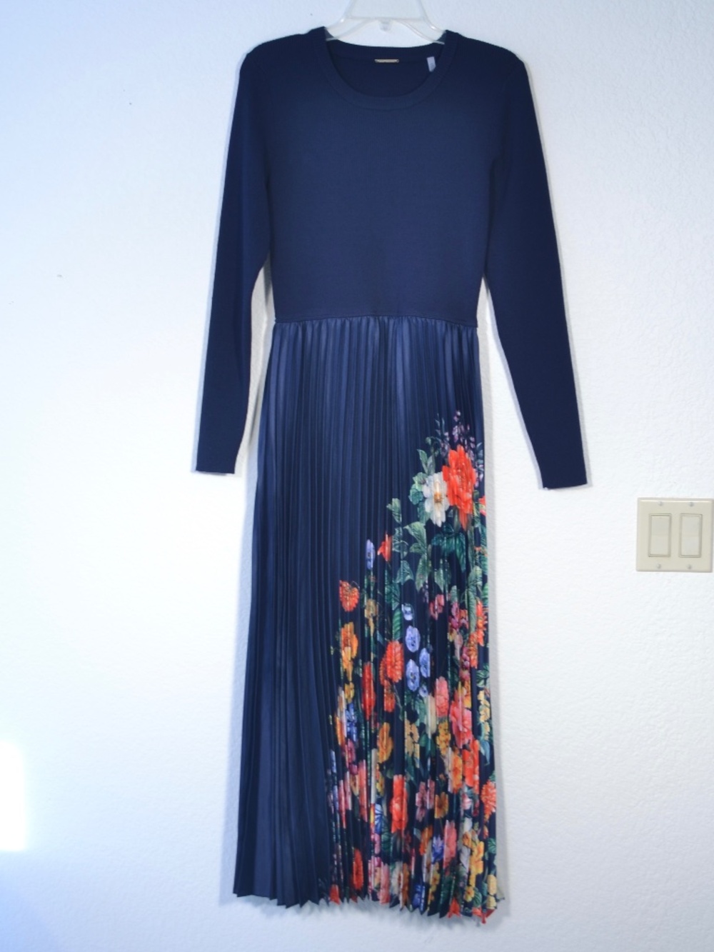 NWT ELIE TAHARI MIXED MEDIA PLEATED FLORAL DRESS, MEDIUM